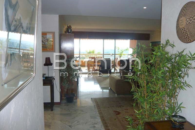 SOLD 118 m2 Top Floor 2 Bedrooms Apartment with Sea View in Nice / photo 3 SOLD 118 m2 Top Floor 2 Bedrooms Apartment with Sea View in Nice / photo 3