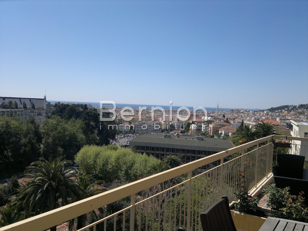Nice Beautiful Top Floor 2 Bedrooms apartment with terrace / photo 2 Nice Beautiful Top Floor 2 Bedrooms apartment with terrace / photo 2
