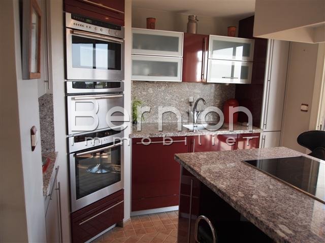 Nice Beautiful Top Floor 2 Bedrooms apartment with terrace / photo 5 Nice Beautiful Top Floor 2 Bedrooms apartment with terrace / photo 5