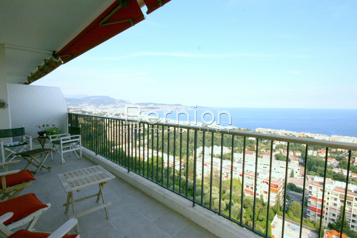 SOLD Nice topfloor 2 bedrooms apartment with amazing sea view / photo 1