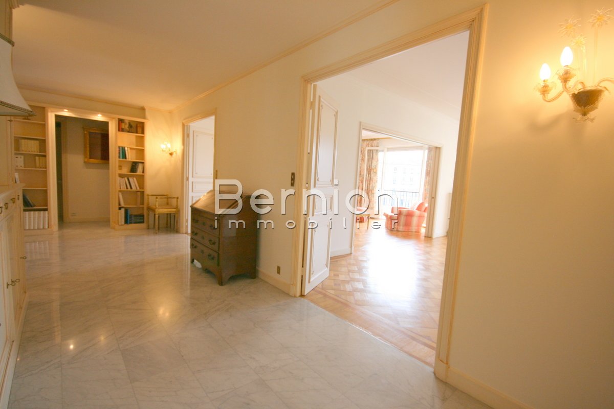 SOLD 4 bedrooms apartment in Nice city center Place Mozart / photo 6