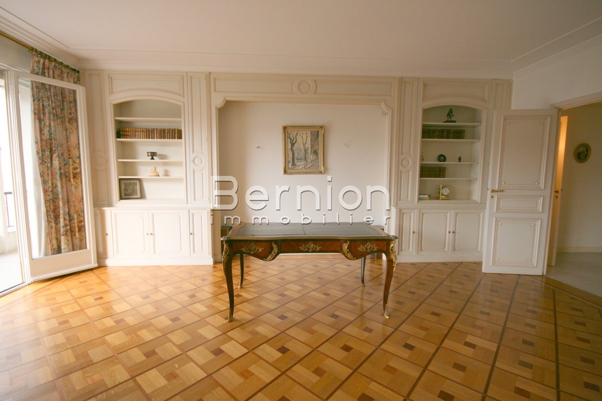 SOLD 4 bedrooms apartment in Nice city center Place Mozart / photo 3