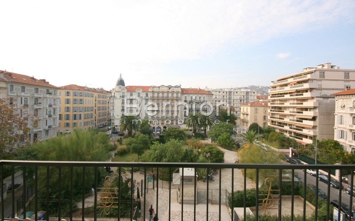 SOLD 4 bedrooms apartment in Nice city center Place Mozart / photo 1 SOLD 4 bedrooms apartment in Nice city center Place Mozart / photo 1