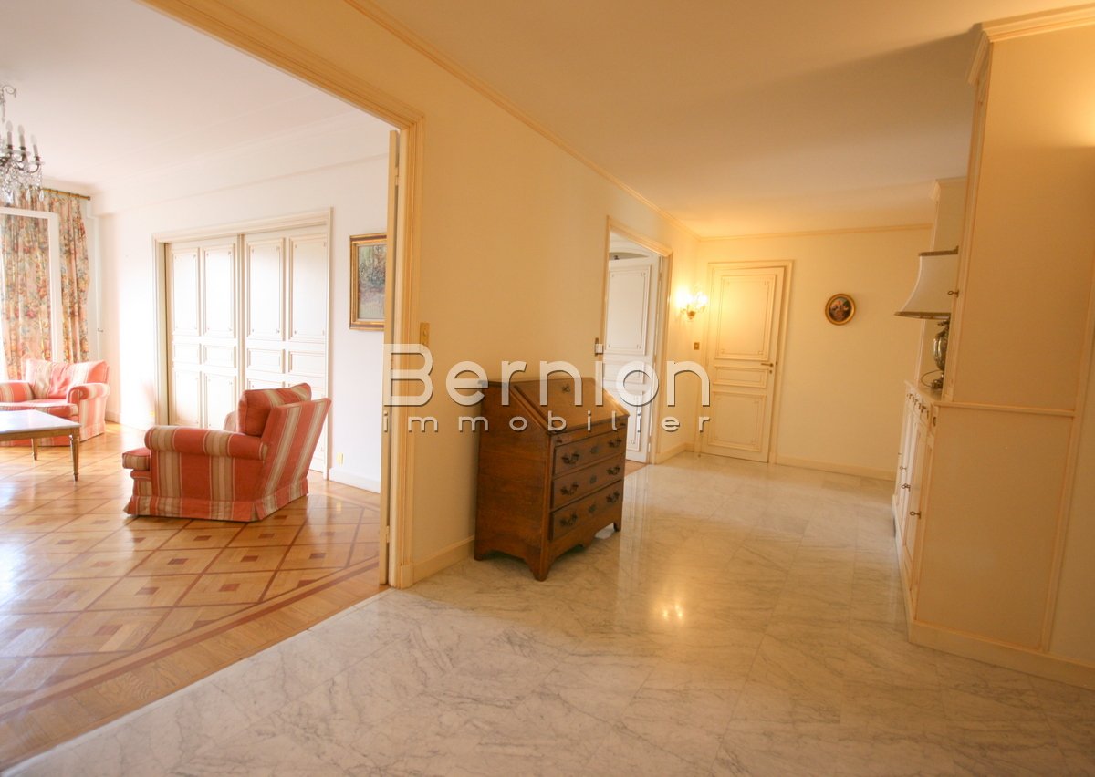 SOLD 4 bedrooms apartment in Nice city center Place Mozart / photo 4