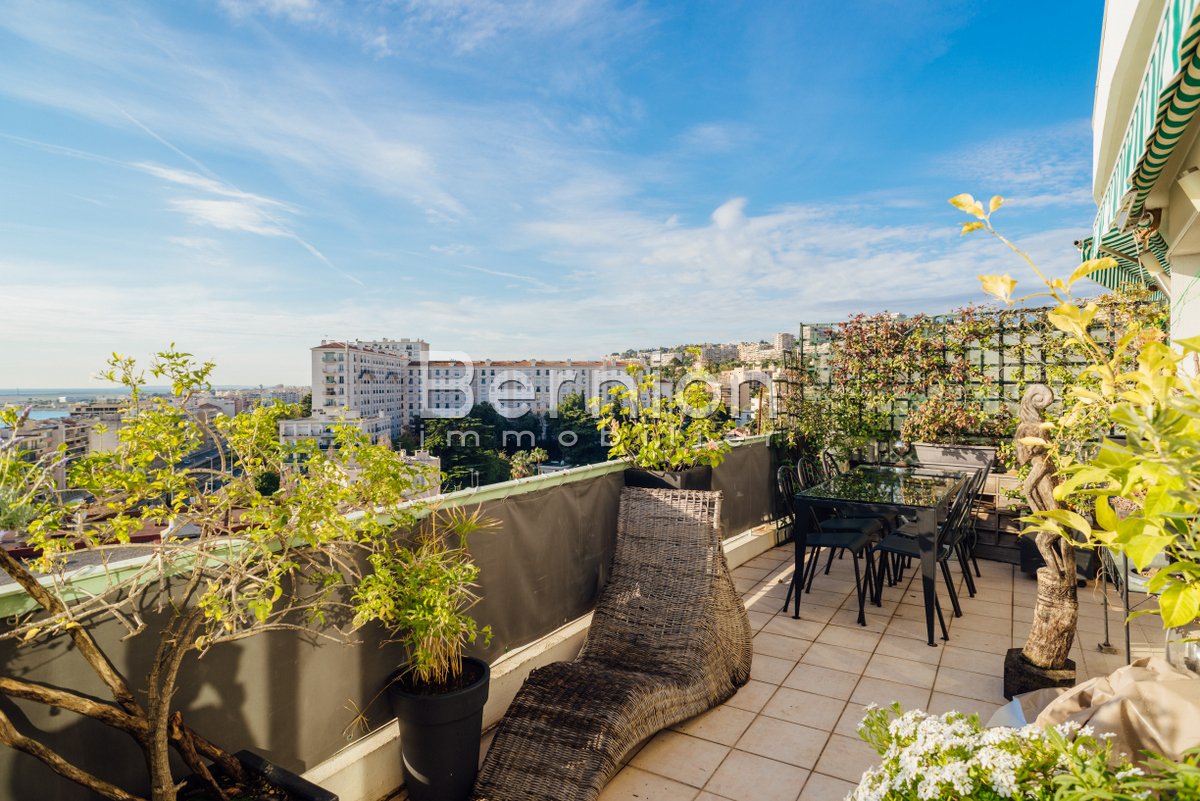 For Sale Nice French Riviera Great 2 bedroom apartment with sea view / photo 3